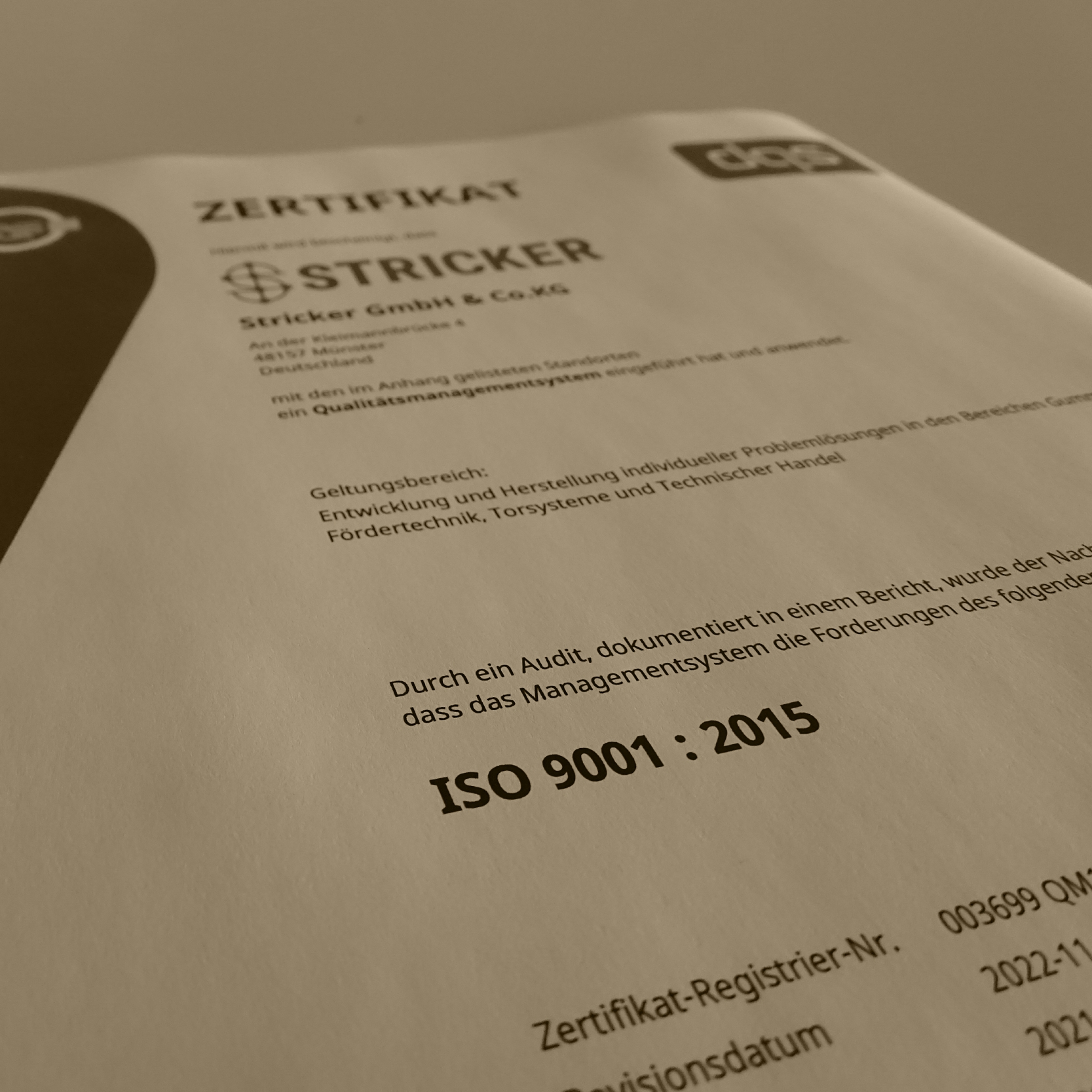 Sie sehen das Qualitätszertifikat ISO 9001 von 2015
